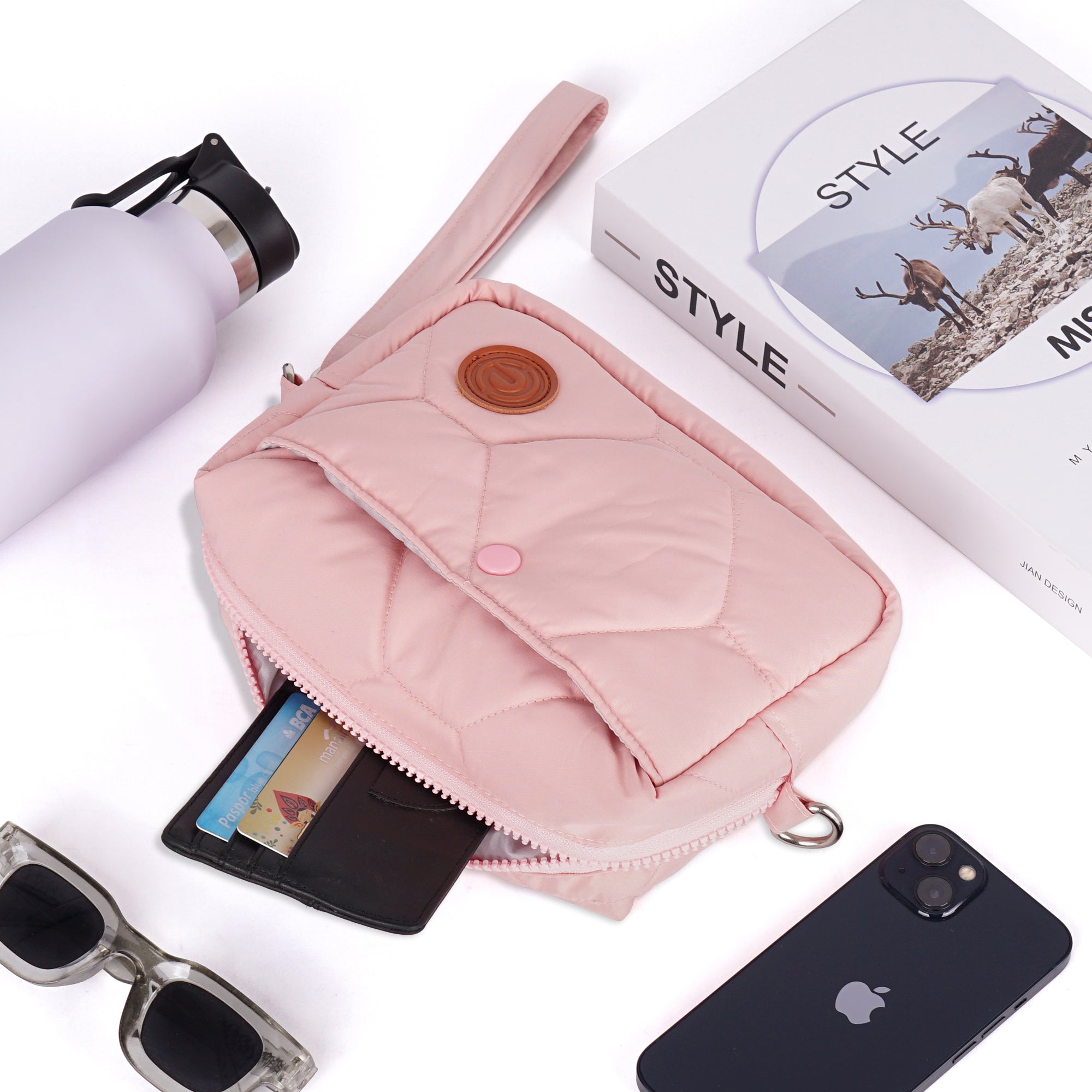 FLOWY POUCH