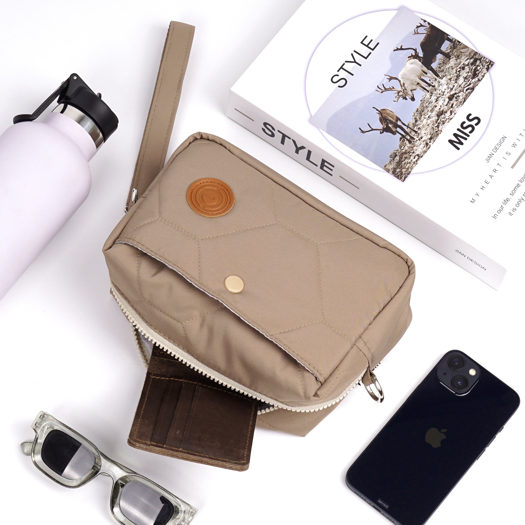 FLOWY POUCH